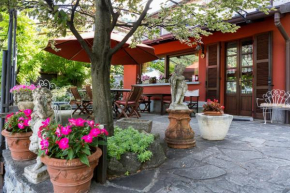 Отель B&B - FORESTERIA - Frontelago Lake Como  Манделло-Дель-Ларио
